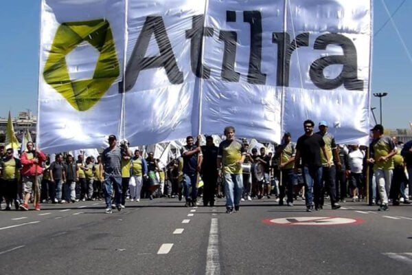 Por la eterna crisis en Sancor, Atilra amenaza volver a parar a toda la industria láctea