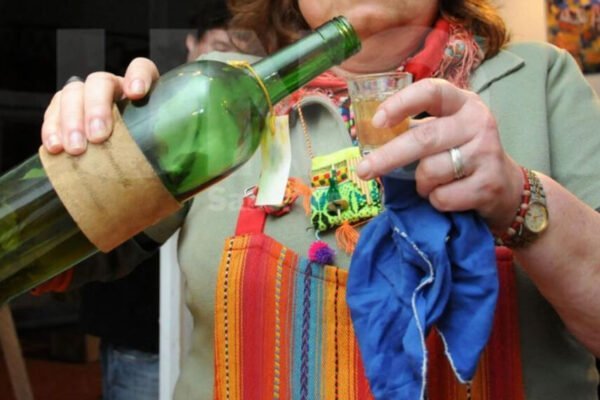 Se acerca el Día de la Pachamama: cómo preparar la caña con ruda