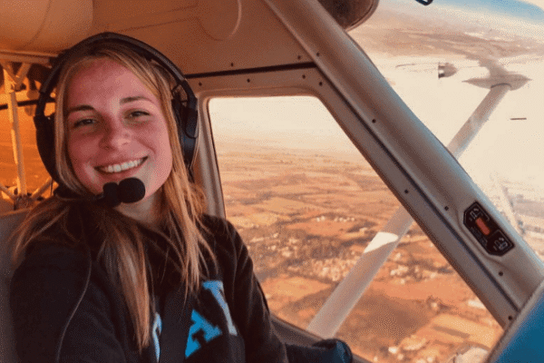 Lucía, la joven que hizo volar su pasión y hoy es pionera entre las mujeres que realizan aeroaplicaciones