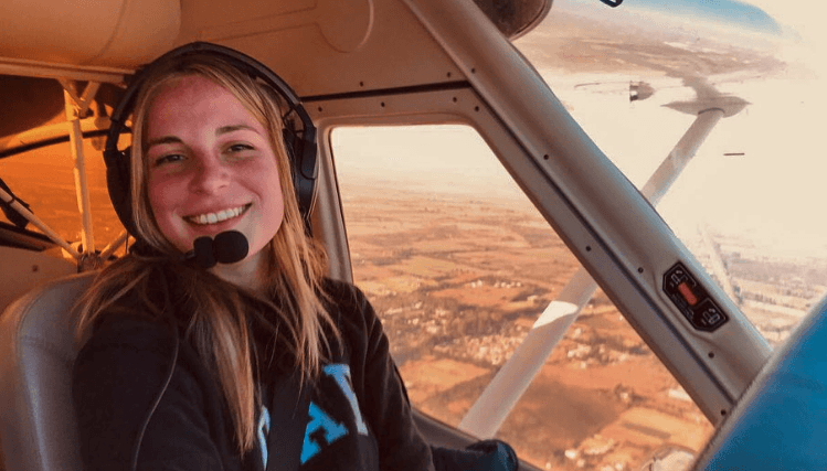 Lucía, la joven que hizo volar su pasión y hoy es pionera entre las mujeres que realizan aeroaplicaciones