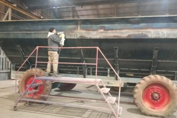 Una cocina de “fierro”: ¿cómo es el proceso de producción en una fábrica de maquinaria agrícola?