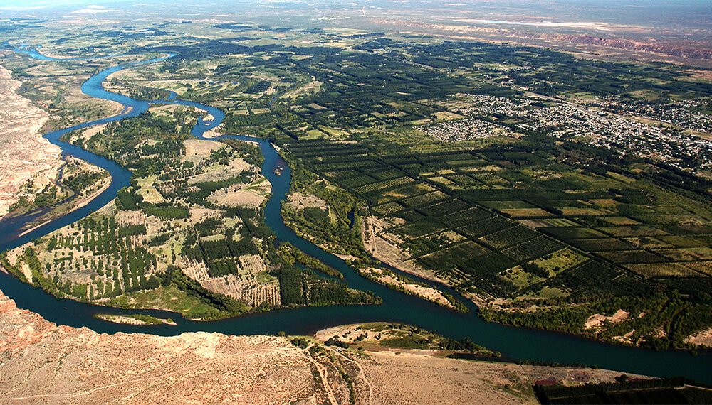 En busca del “lejano este”: Río Negro impulsa el riego para sumar otros dos valles productivos