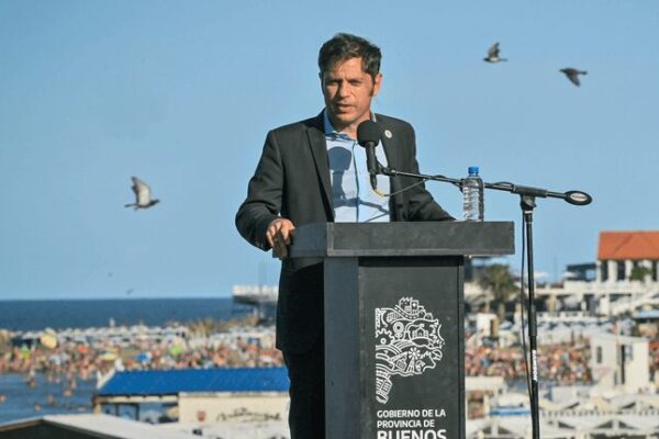 “Están intentando agitar fantasmas”: la respuesta de Kicillof ante la polémica por el Puerto de Quequén