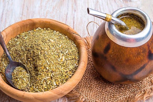 Del vivero al hogar: cómo se produce la yerba mate