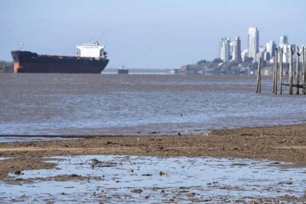 Por la hidrovía también navega el temor a La Niña: se profundiza el problema de las “aguas bajas”