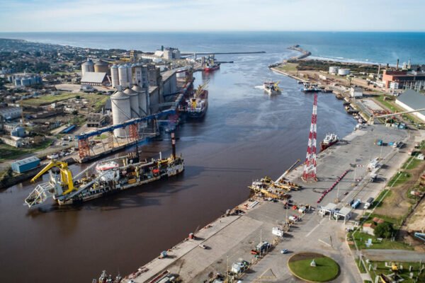 La concesión del puerto de Quequén disparó un conflicto: ¿Kicillof quiere una “Junta Provincial de Granos”?