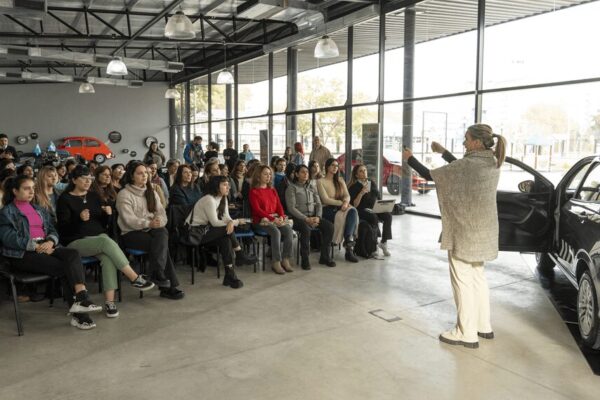 Soledad, la comunicadora que quiere acelerar la diversidad de género desde la industria automotriz
