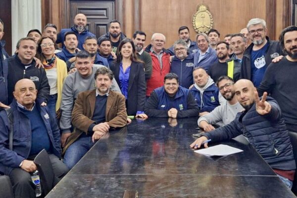 Fin del conflicto: hubo acuerdo con la industria y el salario básico de los aceiteros será de $ 1,5 millones Fin del conflicto: hubo acuerdo con la industria y el salario básico de los aceiteros será de $ 1,5 millones