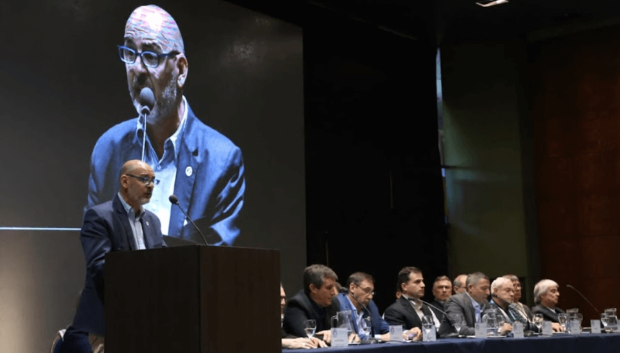 “Los productores de agricultura familiar y economías regionales parecen olvidados por la política”