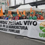 Agricultores y ganaderos se concentran ante la Consejería andaluza de Agricultura para reclamar ayudas directas ya contra la sequía