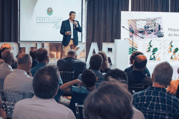 Fertilizar celebró sus 30 años y alentó a seguir aumentando la reposición de nutrientes