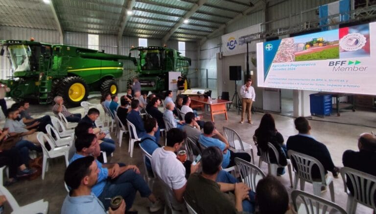 En el centro de Córdoba, una familia de productores se “envicia” para reducir la huella de carbono