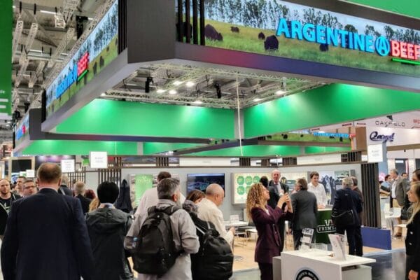 Un poco de amor francés: la carne argentina viaja a París para consolidar su idilio con Europa