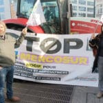 Primer aviso por Mercosur: Un centenar de agricultores de varios países, incluido España, protestan en Bruselas contra el acuerdo Primer aviso por Mercosur: Un centenar de agricultores de varios países, incluido España, protestan en Bruselas contra el acuerdo