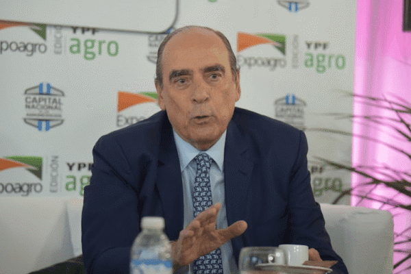 Paso en falso: una frase del jefe de Gabinete de Milei sobre las silobolsas disparó el enojo del campo