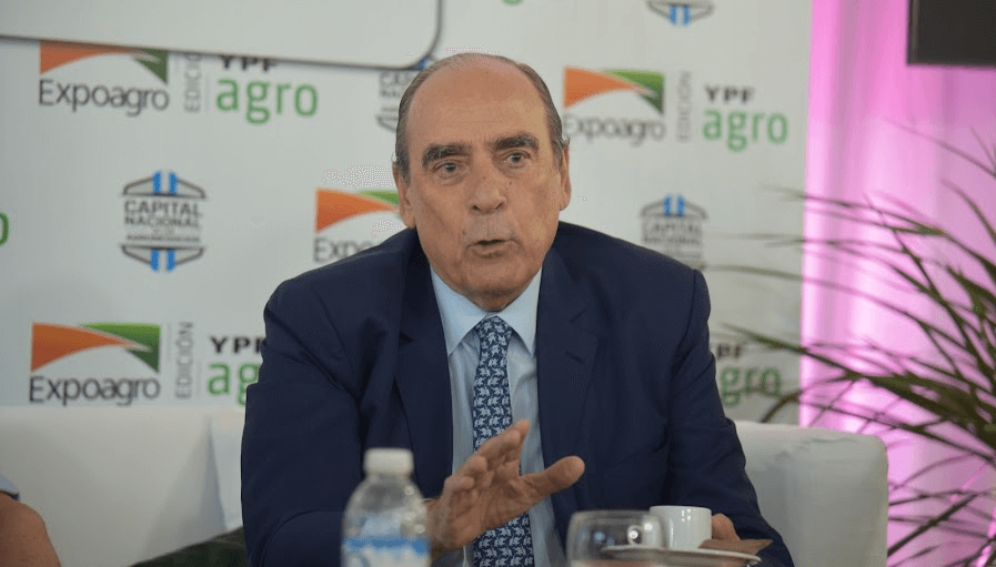 Paso en falso: una frase del jefe de Gabinete de Milei sobre las silobolsas disparó el enojo del campo