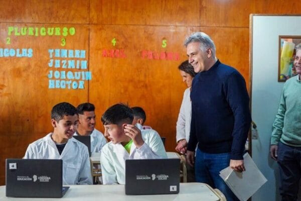 De la mano de Elon Musk, Córdoba llevará Internet de alta velocidad a 860 escuelas rurales