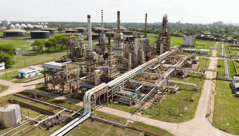 Hace 6 años está inactiva: proponen reconvertir una refinería de YPF en una planta de “biofuels”